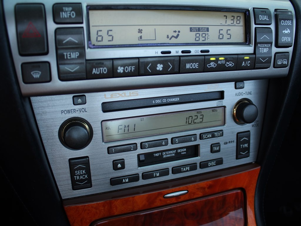 2005 Lexus SC Image 37