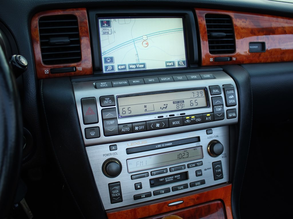 2005 Lexus SC Image 38
