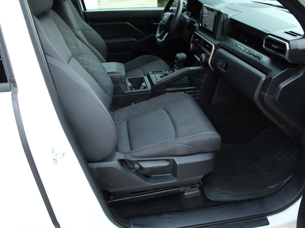 2024 Toyota Tacoma Image 18