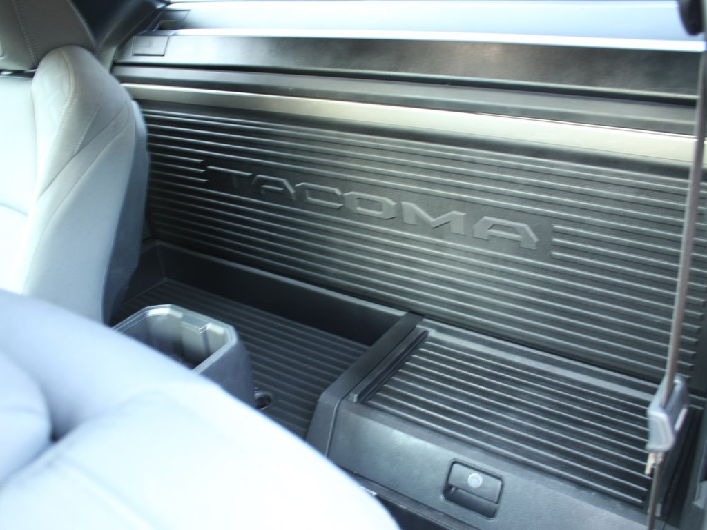 2024 Toyota Tacoma Image 16