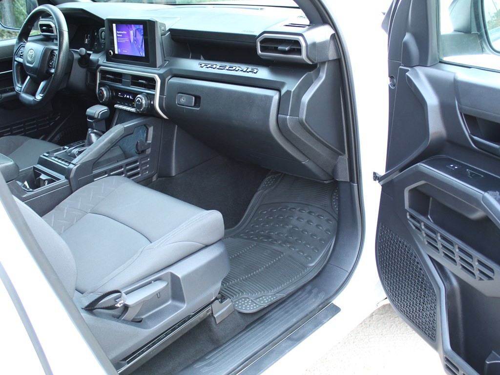 2024 Toyota Tacoma Image 17