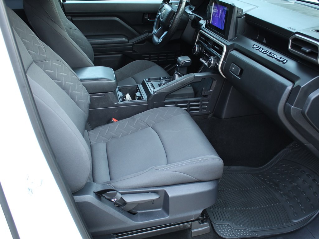 2024 Toyota Tacoma Image 18