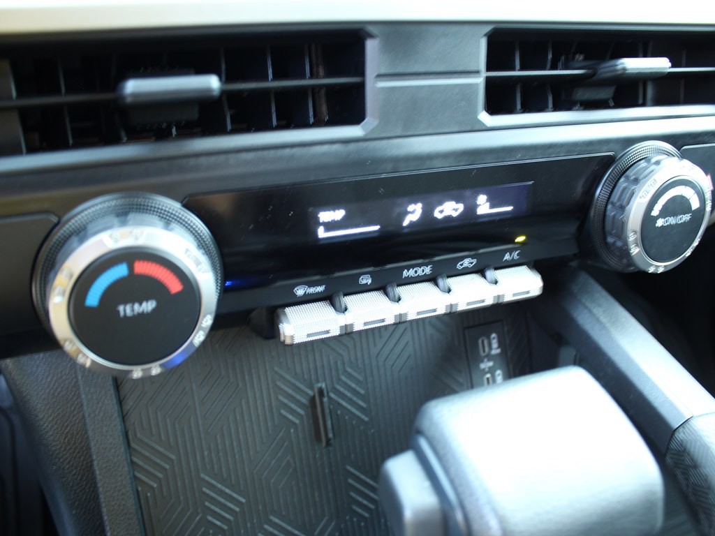 2024 Toyota Tacoma Image 25