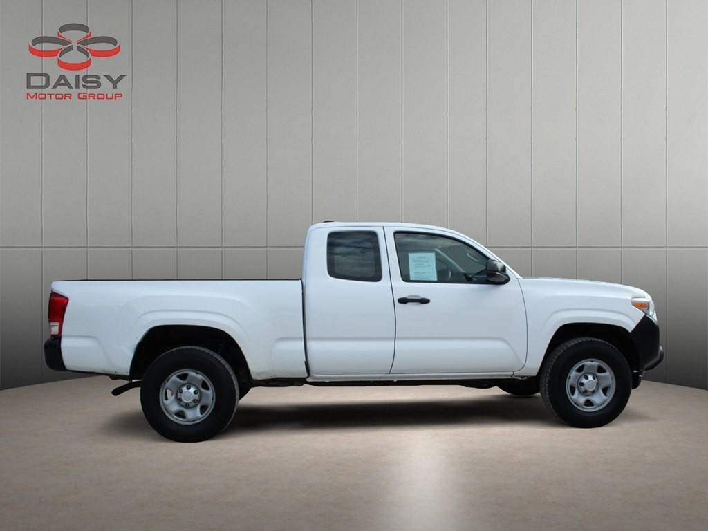 2016 Toyota Tacoma Image 4