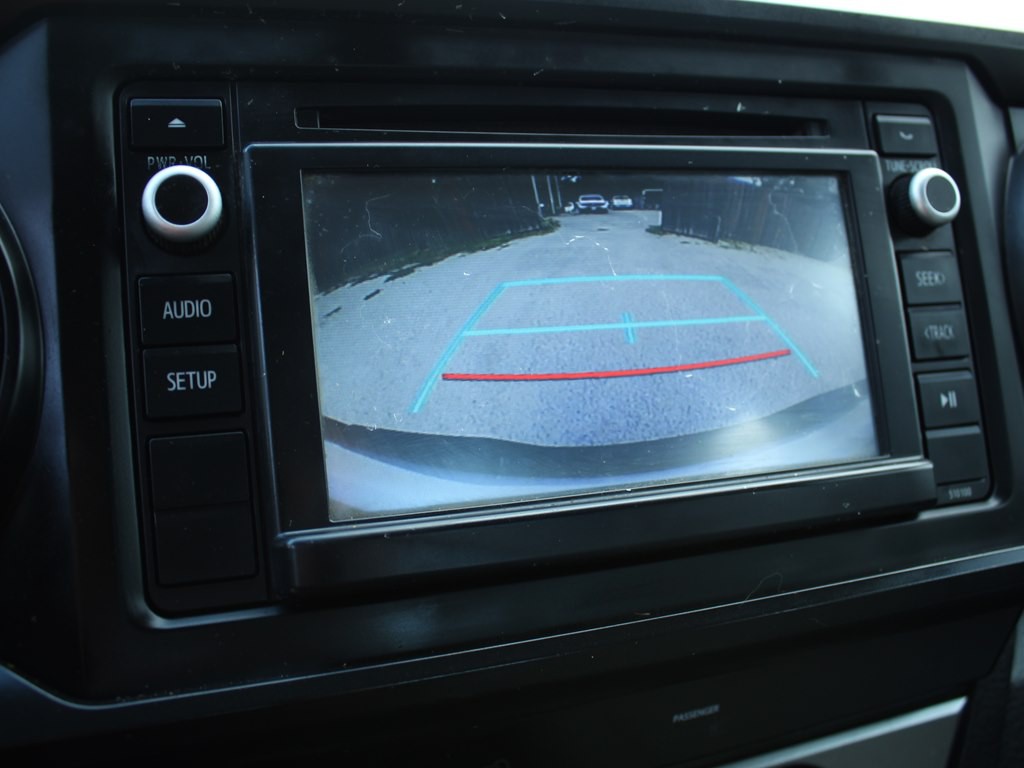 2016 Toyota Tacoma Image 22