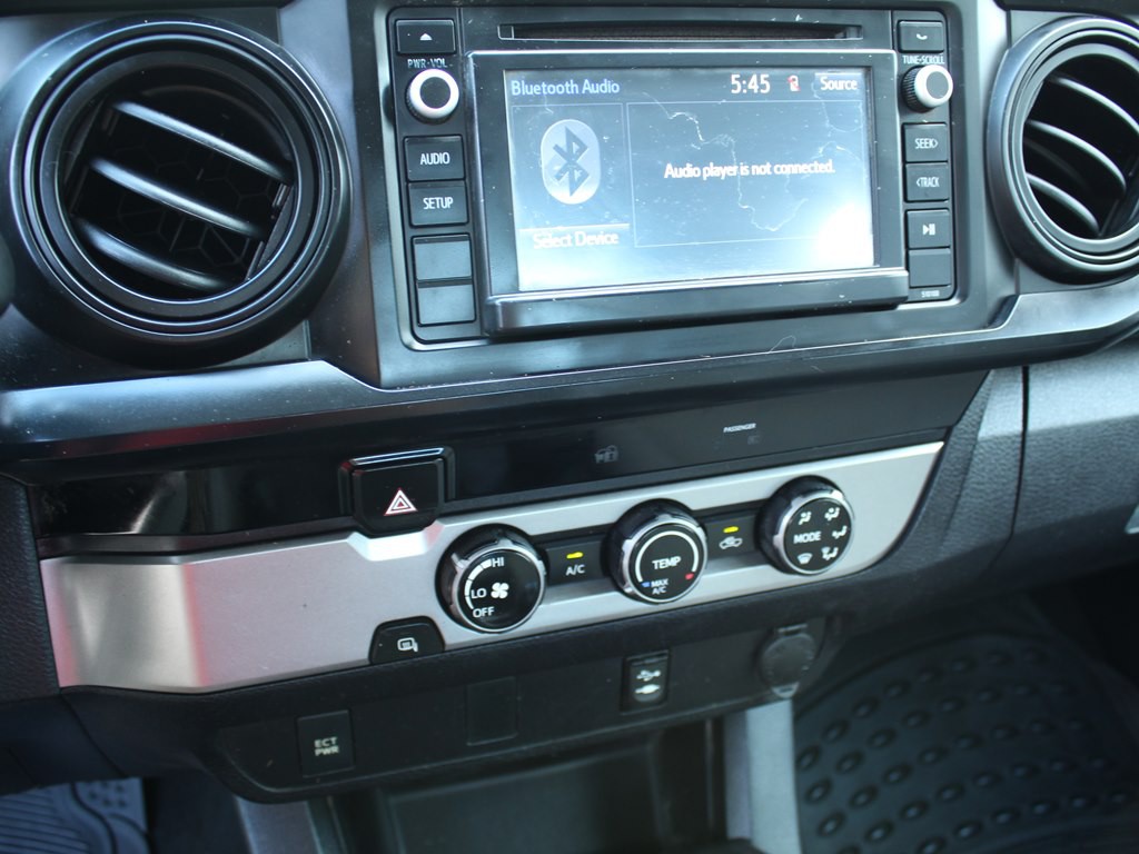 2016 Toyota Tacoma Image 24