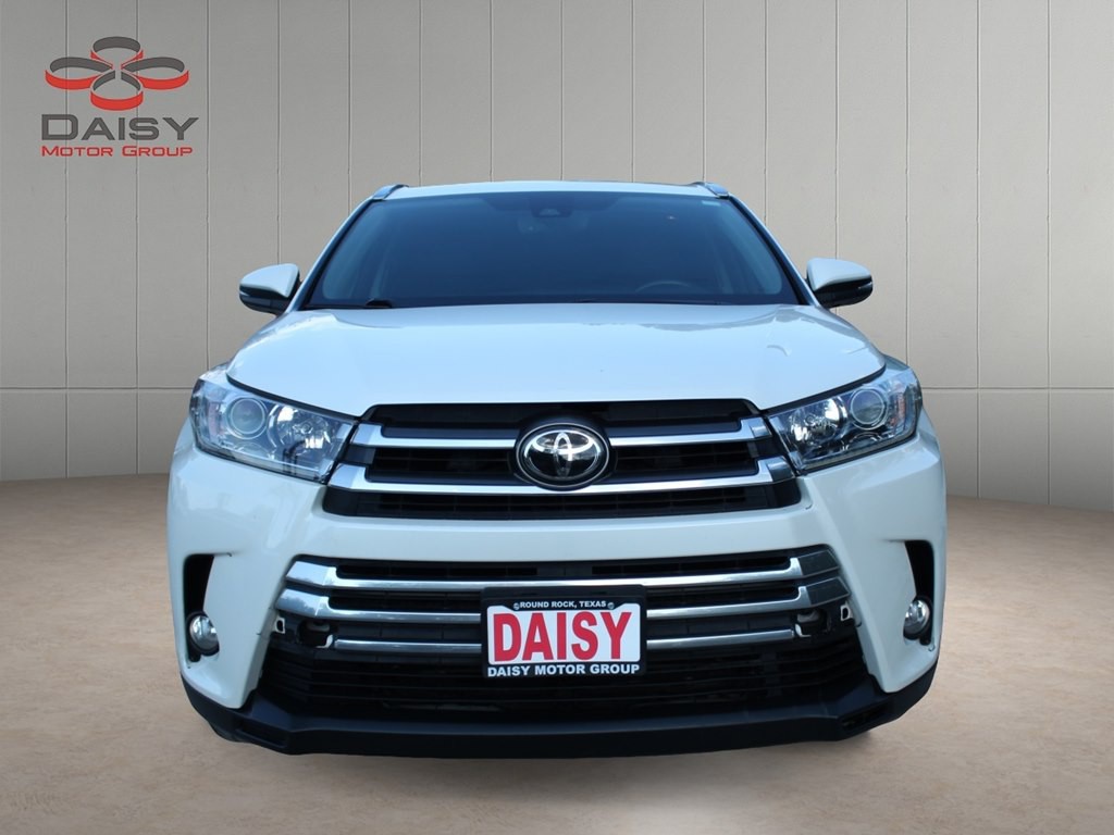 2017 Toyota Highlander Image 2