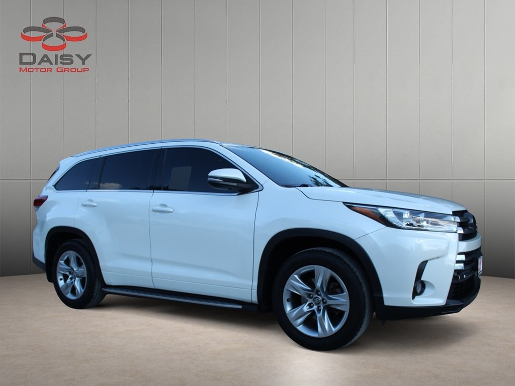 2017 Toyota Highlander Image 3