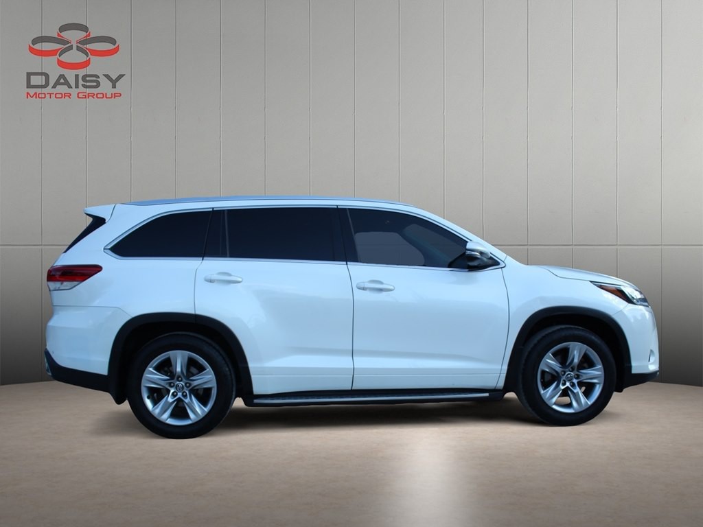2017 Toyota Highlander Image 4