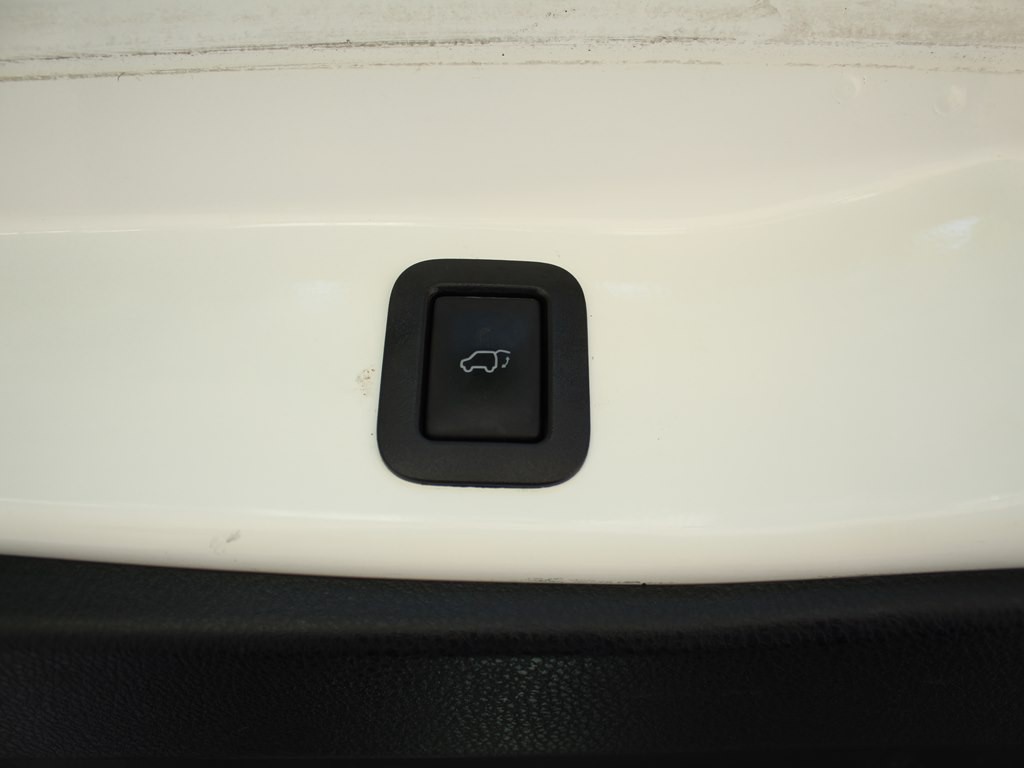 2017 Toyota Highlander Image 22