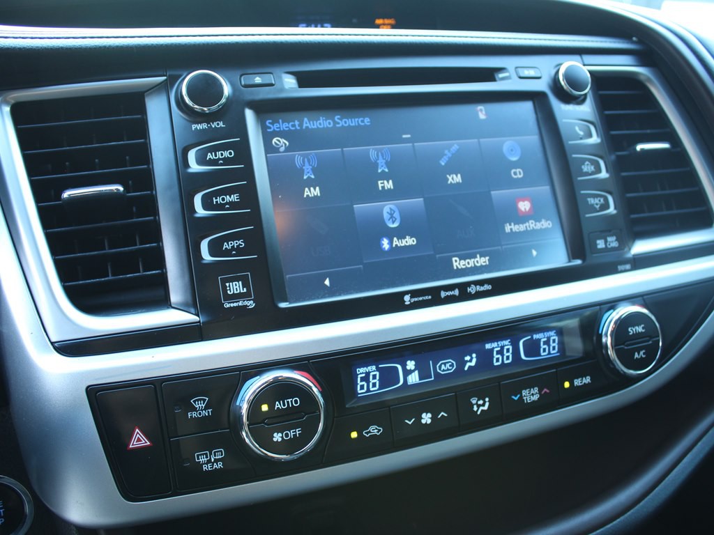 2017 Toyota Highlander Image 27