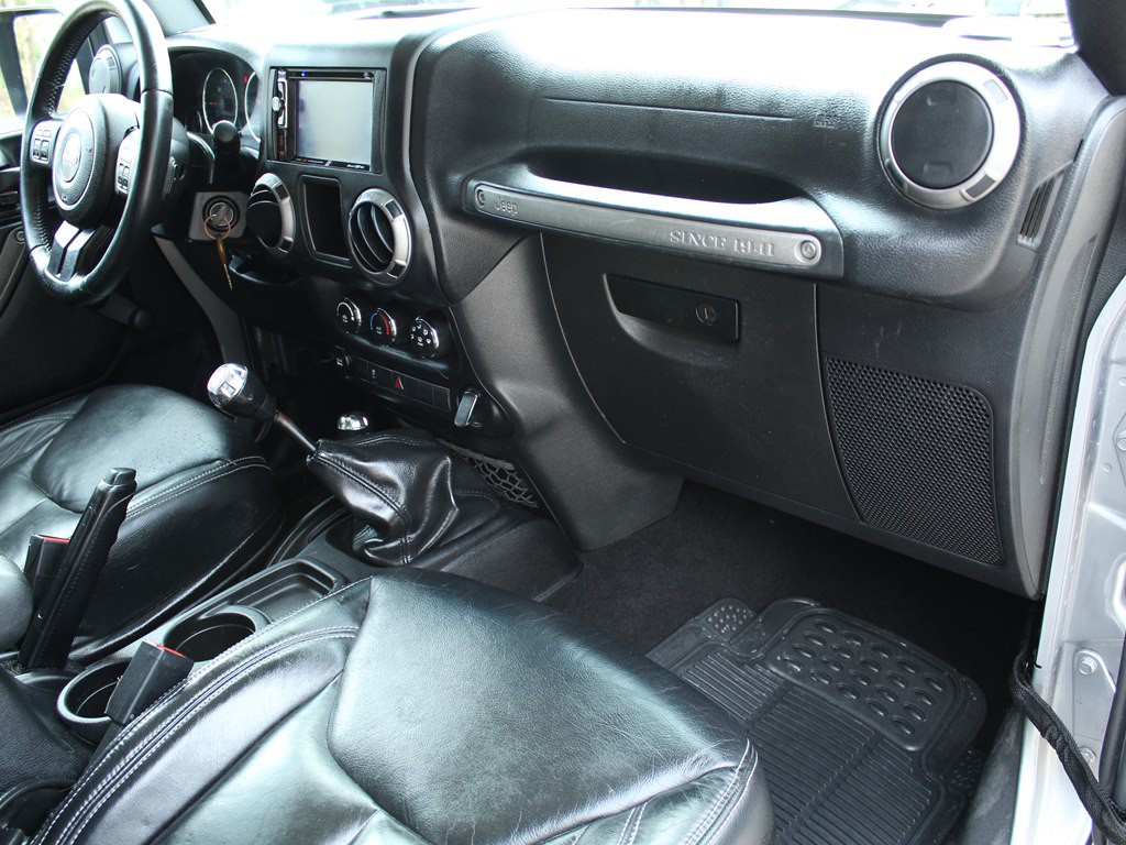 2015 Jeep Wrangler Image 11