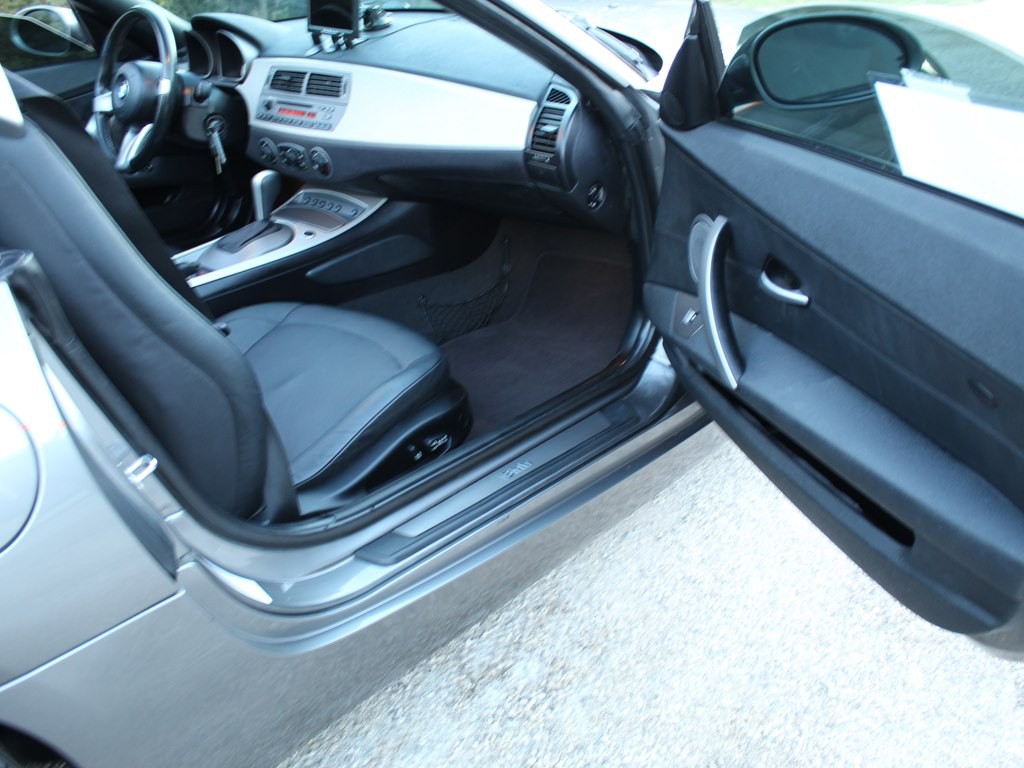 2003 BMW Z4 Image 23