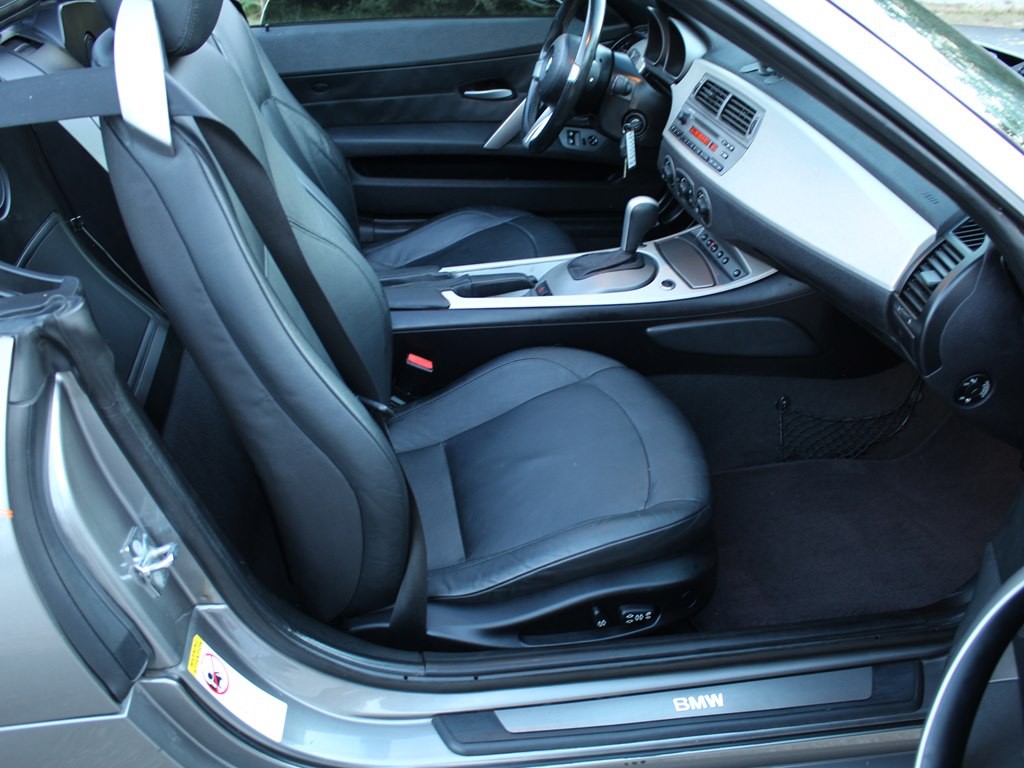 2003 BMW Z4 Image 24
