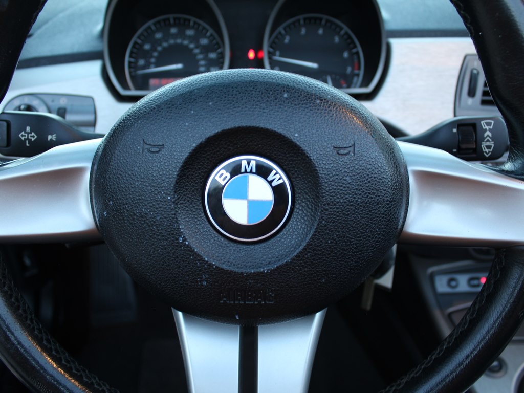 2003 BMW Z4 Image 28