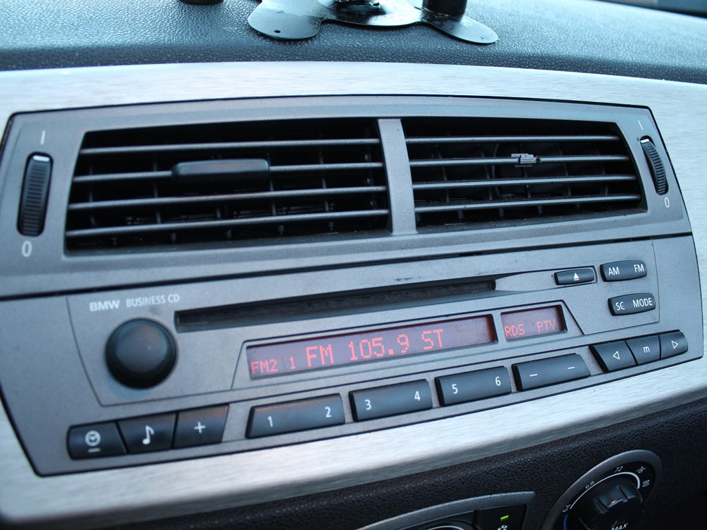 2003 BMW Z4 Image 30