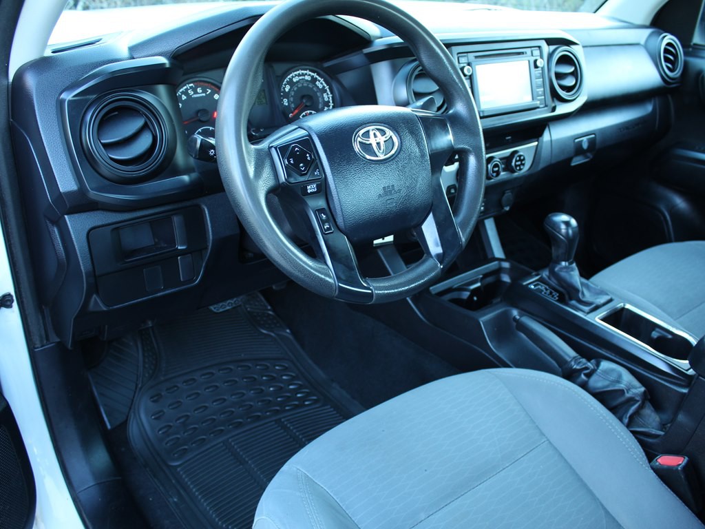 2016 Toyota Tacoma Image 11
