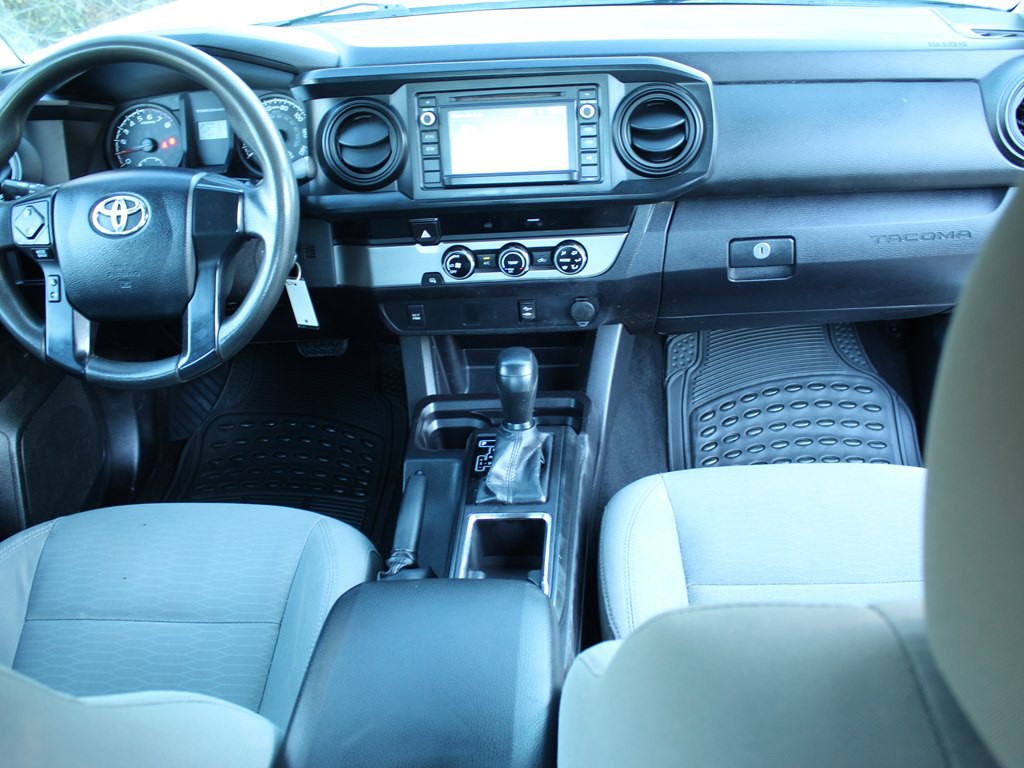 2016 Toyota Tacoma Image 13