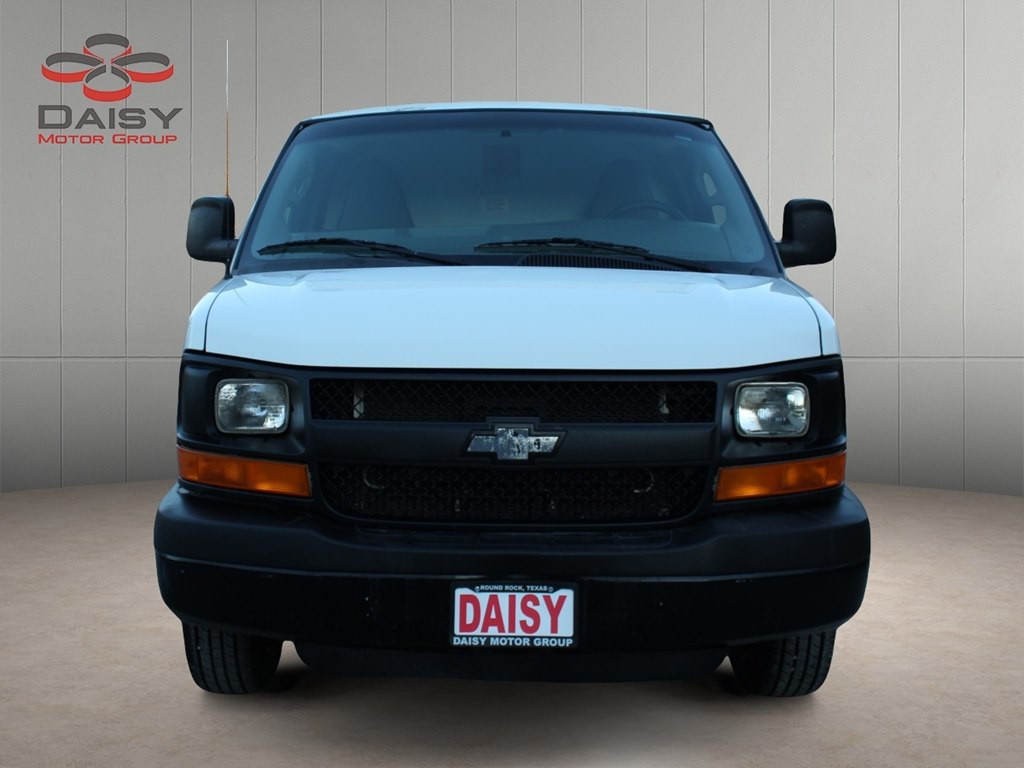 2016 Chevrolet Express Image 2