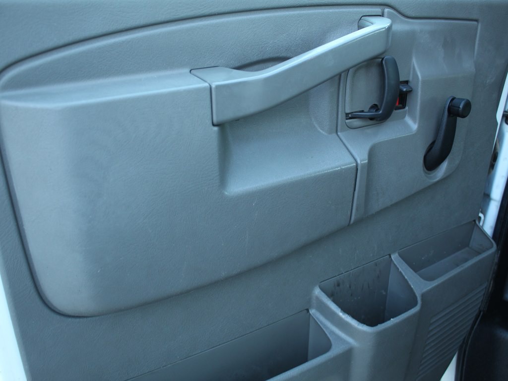 2016 Chevrolet Express Image 14