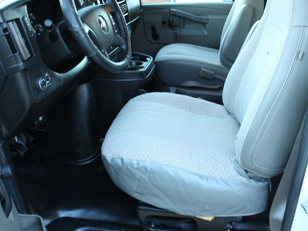 2016 Chevrolet Express Image 16