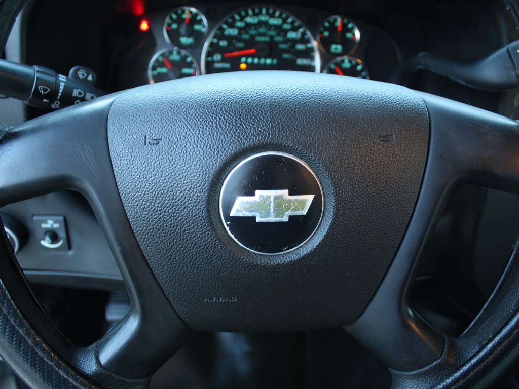 2016 Chevrolet Express Image 20