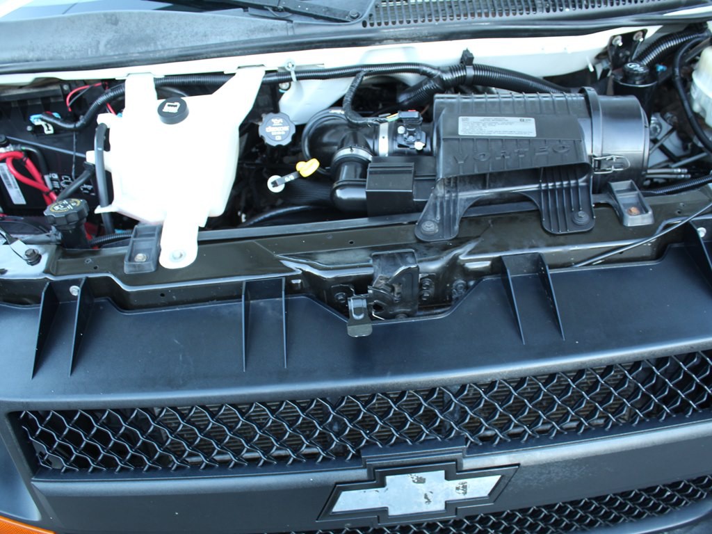 2016 Chevrolet Express Image 24