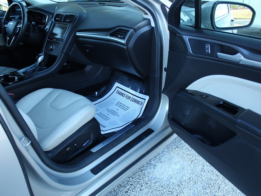 2015 Ford Fusion Image 19