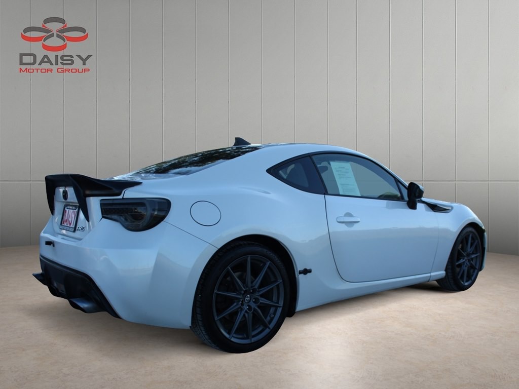 2014 Scion FR-S Image 5