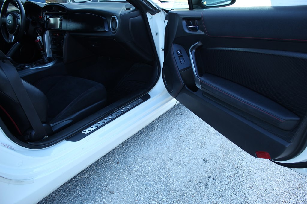 2014 Scion FR-S Image 16