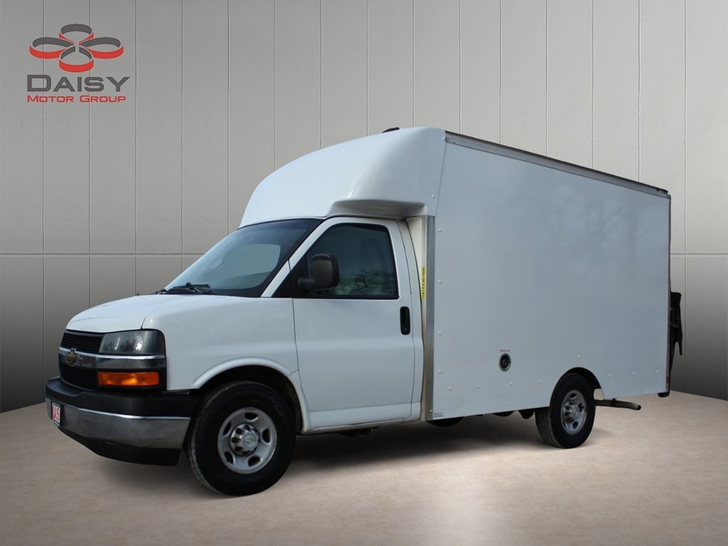 2019 Chevrolet Express Image 1