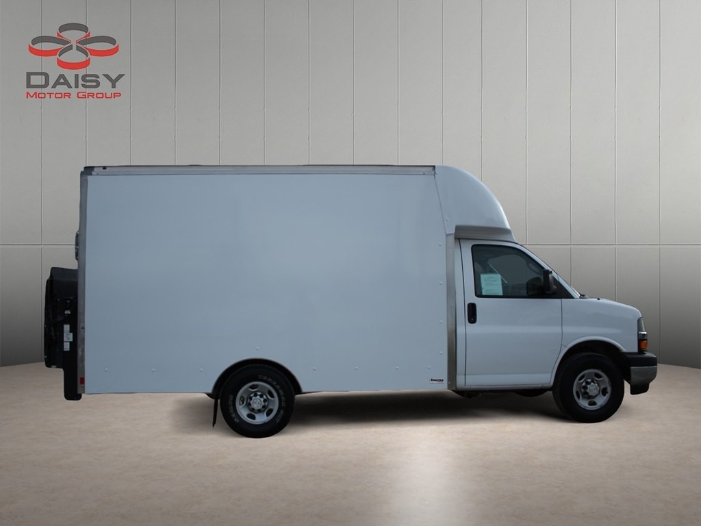 2019 Chevrolet Express Image 4