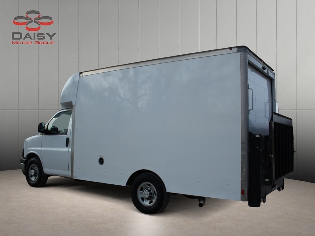 2019 Chevrolet Express Image 7