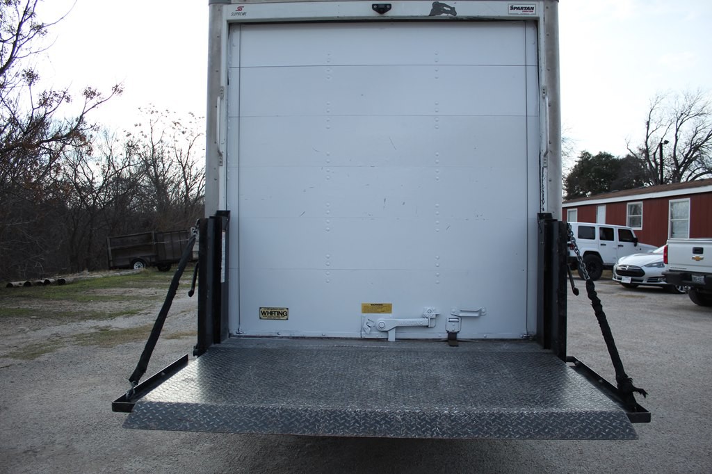 2019 Chevrolet Express Image 9