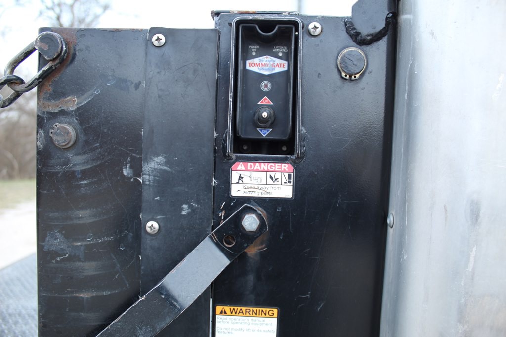 2019 Chevrolet Express Image 10