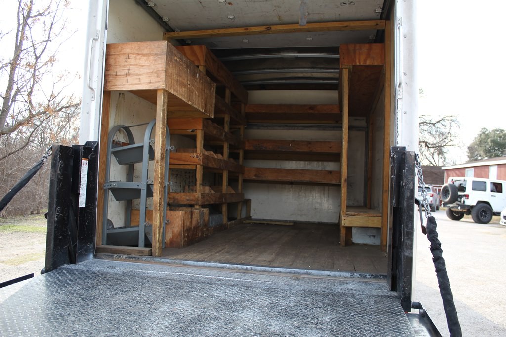 2019 Chevrolet Express Image 11