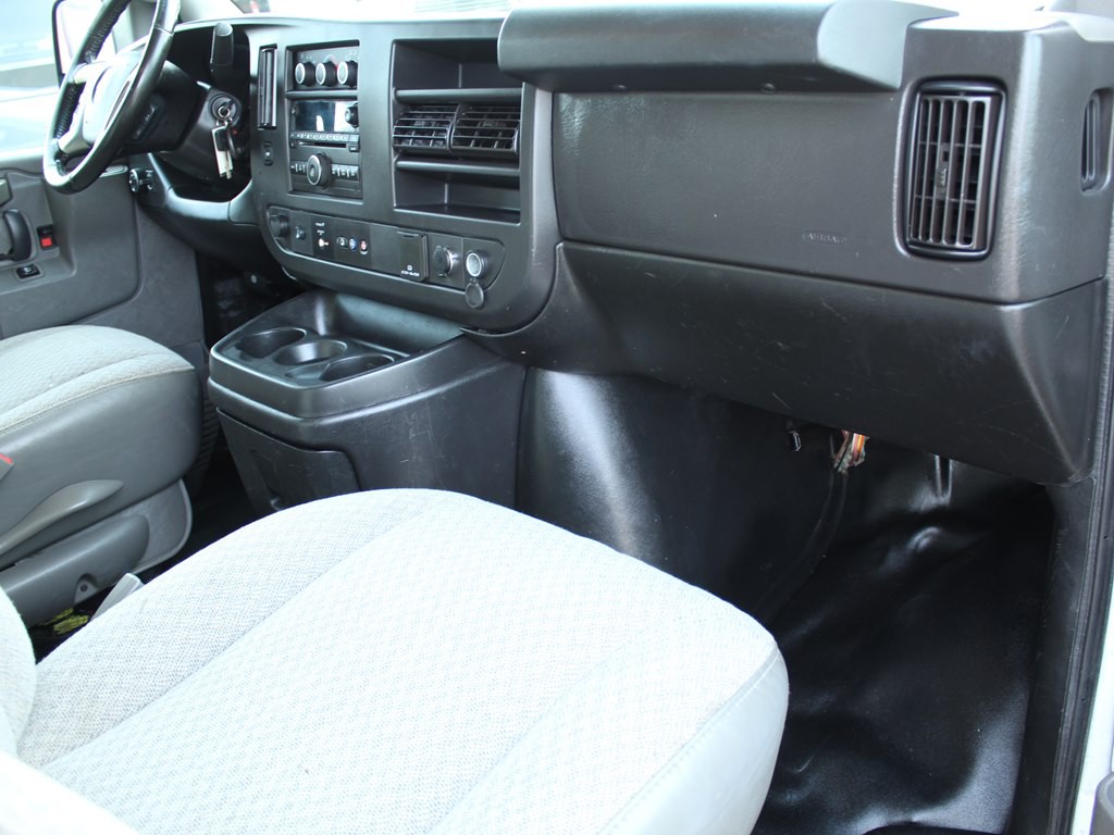 2019 Chevrolet Express Image 14