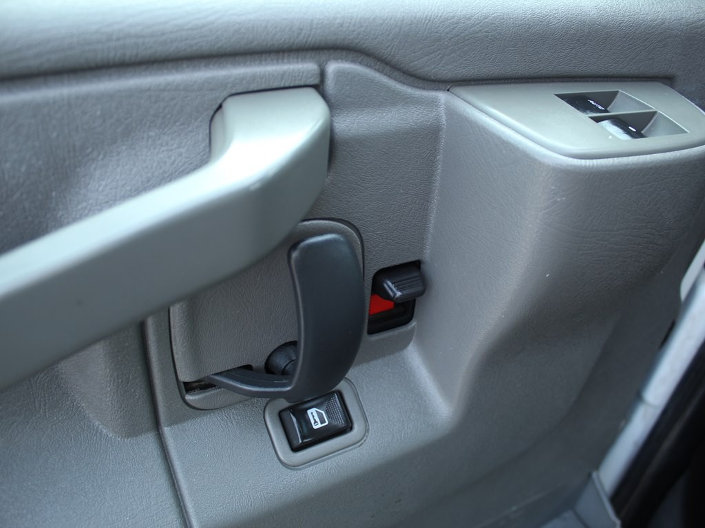 2019 Chevrolet Express Image 15