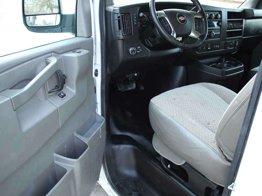 2019 Chevrolet Express Image 16