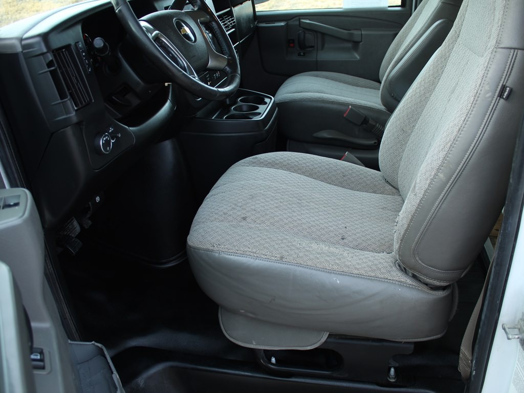 2019 Chevrolet Express Image 17