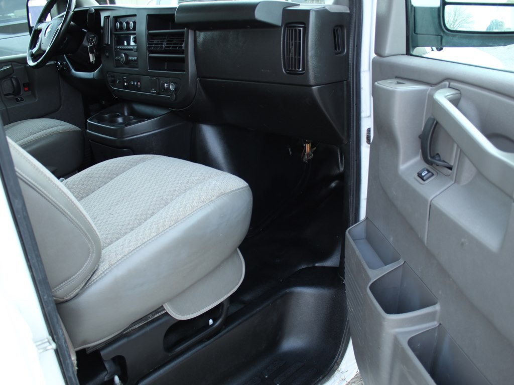 2019 Chevrolet Express Image 18