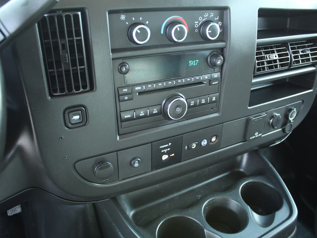 2019 Chevrolet Express Image 24