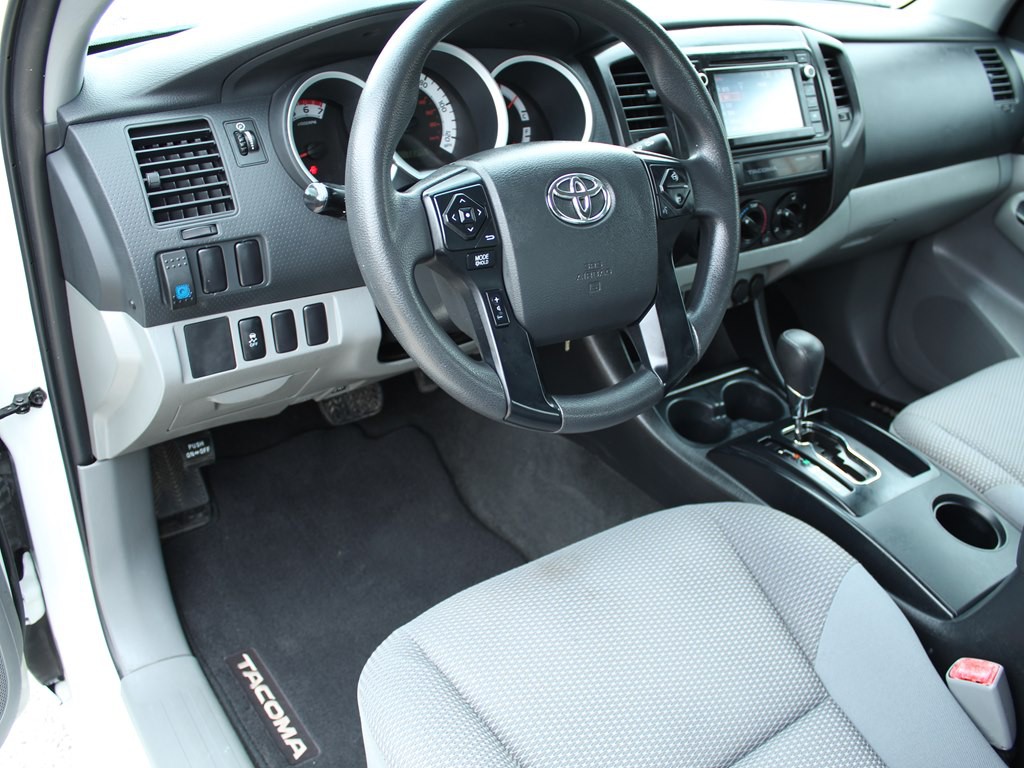 2015 Toyota Tacoma Image 11
