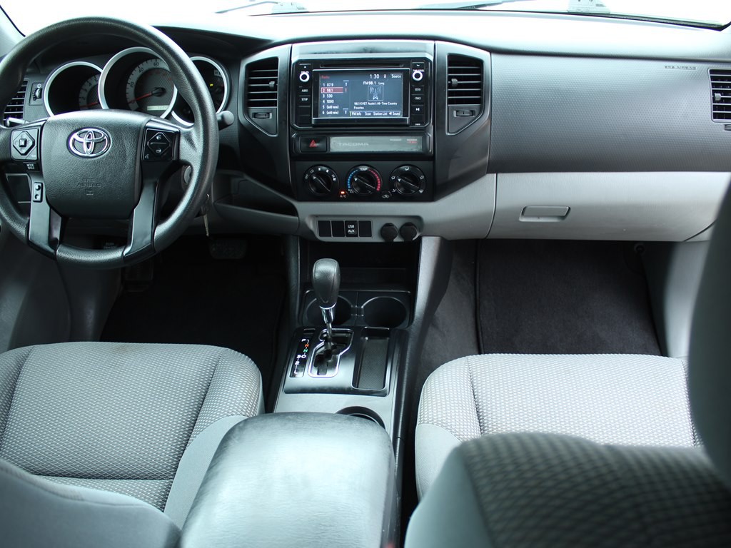 2015 Toyota Tacoma Image 13