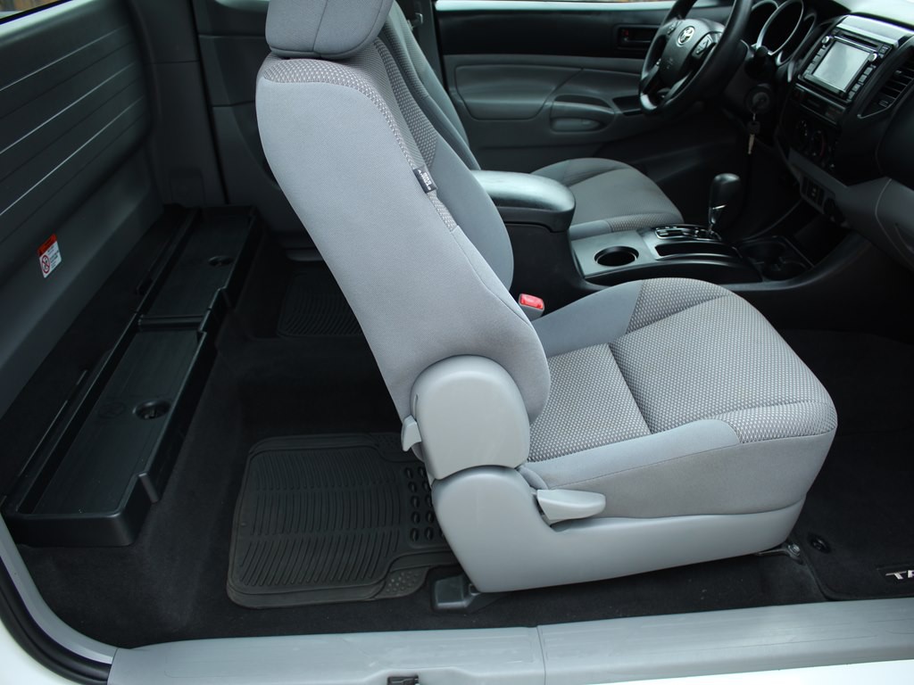 2015 Toyota Tacoma Image 20