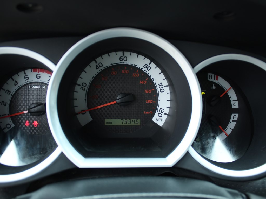 2015 Toyota Tacoma Image 21