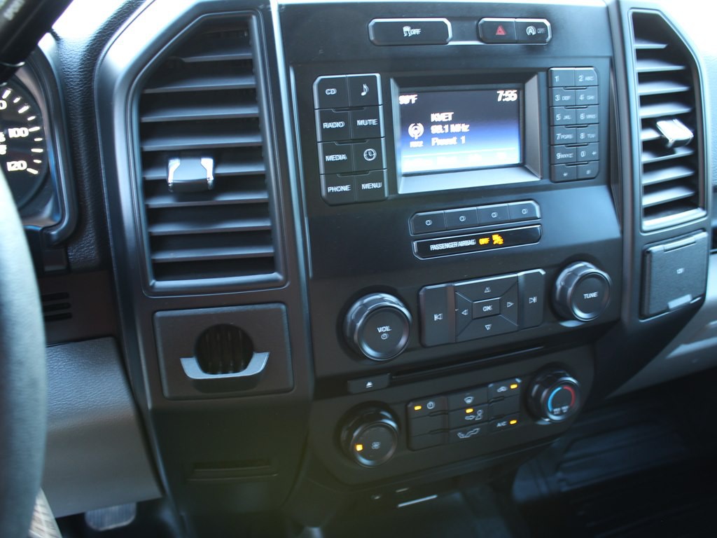2015 Ford F-150 Image 28