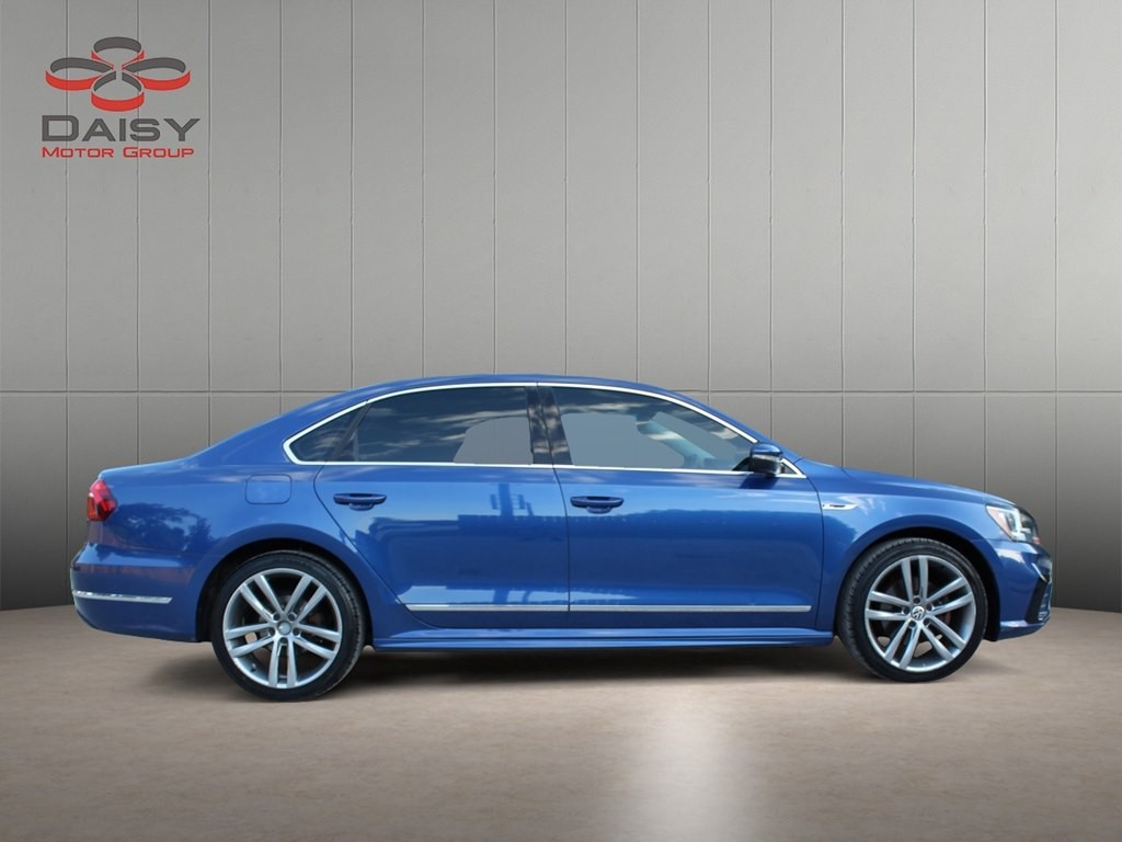 2017 Volkswagen Passat Image 4
