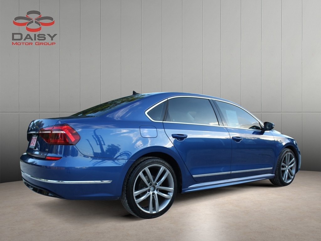 2017 Volkswagen Passat Image 5