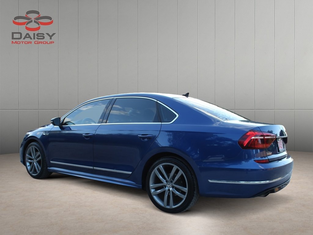 2017 Volkswagen Passat Image 7
